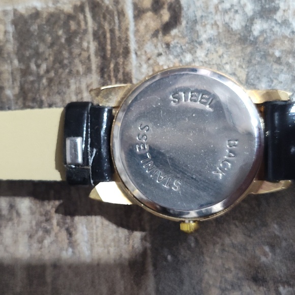 Cat watch - Picture 3 of 3